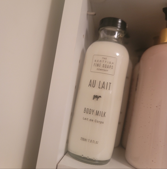 SFS Au Lait 2pc Bundle Hand Lotion, Hand Wash + Bonus: Essential Oil - Picture 16 of 16